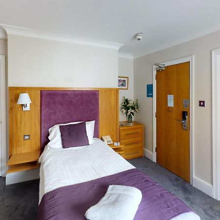 The Chequers Hotel Newbury  Buitenkant foto