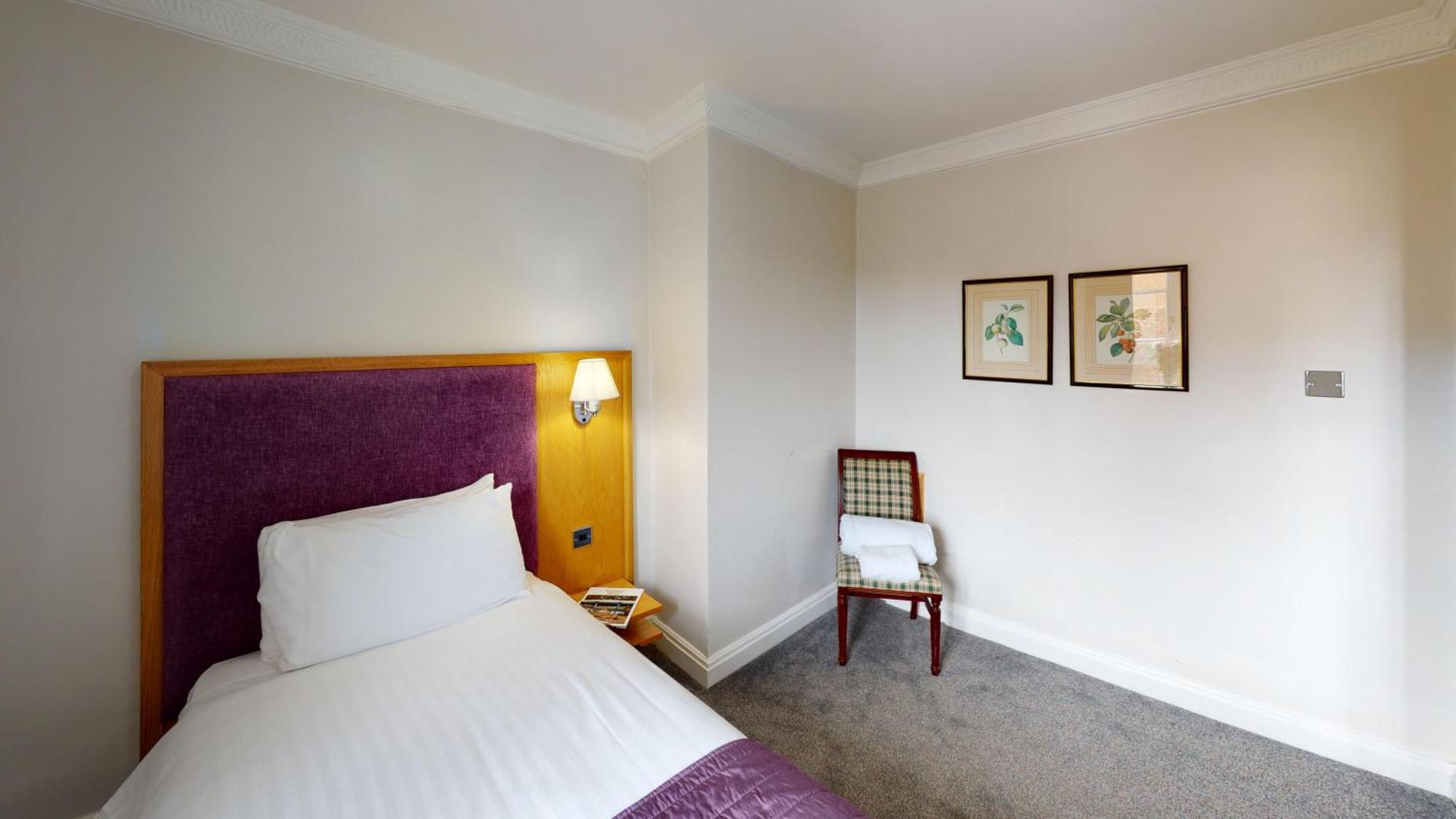 The Chequers Hotel Newbury  Buitenkant foto