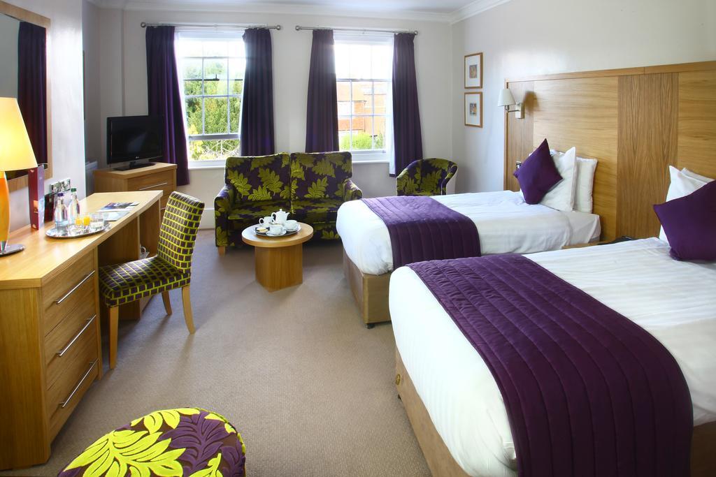 The Chequers Hotel Newbury  Buitenkant foto