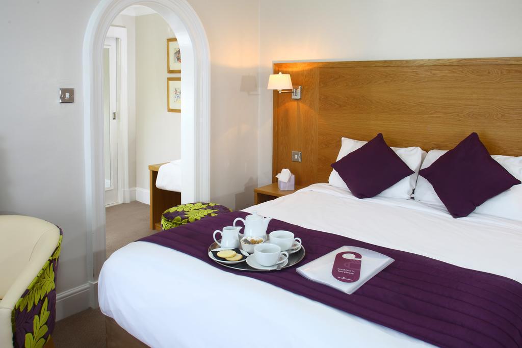The Chequers Hotel Newbury  Buitenkant foto
