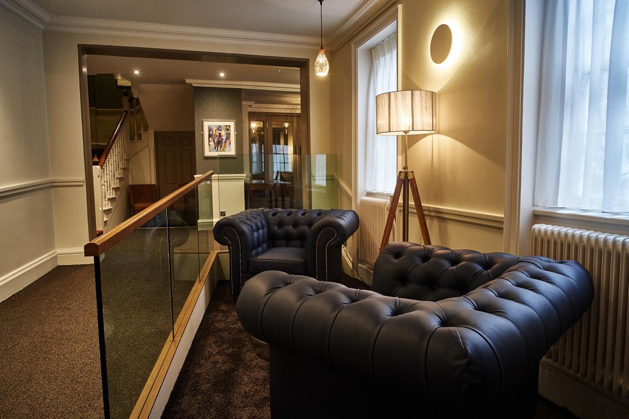 The Chequers Hotel Newbury  Buitenkant foto